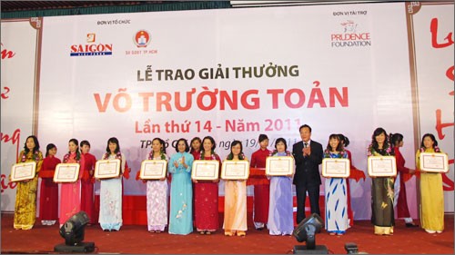 The outstanding teachers were honored in the award ceremony of the 14th Vo Truong Toan Prize (Photo:SGGP) The outstanding teachers were honored in the award ceremony of the 14th Vo Truong Toan Prize (Photo:SGGP)