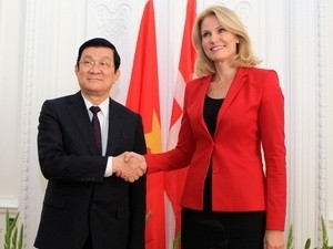 Danish Prime Minister Helle Thorning-Schmidt receives President Truong Tan Sang (Photo:VNA) Danish Prime Minister Helle Thorning-Schmidt receives President Truong Tan Sang (Photo:VNA)