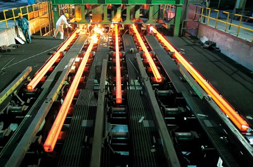 Industrial and construction sector surges 5.02 percent in the first nine months of 2013. (Photo: SGGP) Industrial and construction sector surges 5.02 percent in the first nine months of 2013. (Photo: SGGP)