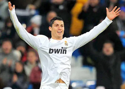 Lương khủng cho Ronaldo