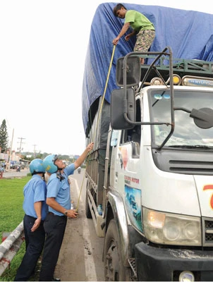 2 “toa thuốc” cho nạn xe quá tải