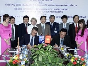 The Vietnam-Australia education cooperation agreement signing ceremony. Photo: VNA The Vietnam-Australia education cooperation agreement signing ceremony. Photo: VNA