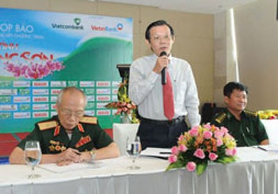Editor-in-Chief Nguyen Tan Phong speaks at the press conference on the art performance. (Photo: sggp) Editor-in-Chief Nguyen Tan Phong speaks at the press conference on the art performance. (Photo: sggp)
