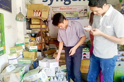 Lô thuốc bảo vệ thực vật lậu bị lực lượng thanh tra nông nghiệp TP Hà Nội bắt giữ hồi tháng 10-2013 tại huyện Ba Vì. Lô thuốc bảo vệ thực vật lậu bị lực lượng thanh tra nông nghiệp TP Hà Nội bắt giữ hồi tháng 10-2013 tại huyện Ba Vì.