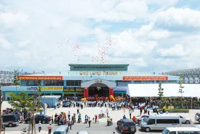 Lễ khánh thành chợ Long Thành - tỉnh Đồng Nai do Công ty D2D xây dựng. Lễ khánh thành chợ Long Thành - tỉnh Đồng Nai do Công ty D2D xây dựng.