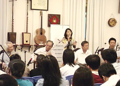 Một buổi sinh hoạt đờn ca tài tử tại nhà của GS-TS Trần Văn Khê. Ảnh: MINH AN Một buổi sinh hoạt đờn ca tài tử tại nhà của GS-TS Trần Văn Khê. Ảnh: MINH AN