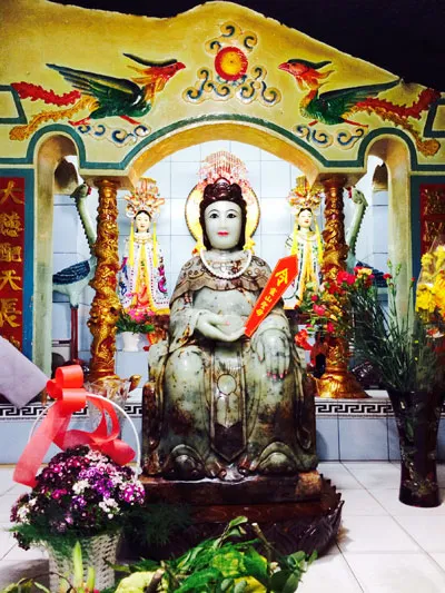 Tượng ngọc Linh sơn Thánh Mẫu Tượng ngọc Linh sơn Thánh Mẫu