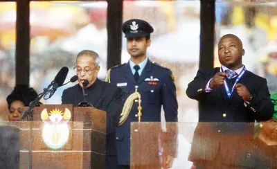 Phiên dịch viên tại lễ tưởng niệm cố Tổng thống Mandela bị tâm thần phân liệt