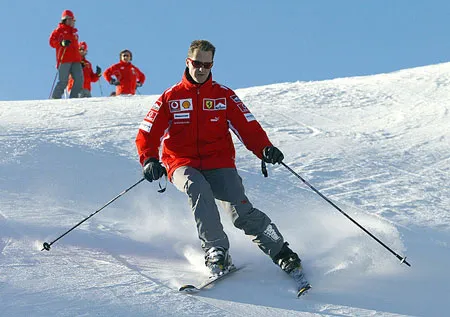 Ngoài đua xe, Michael Schumacher cũng rất yêu thích trượt tuyết.