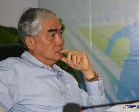 Quyền Chủ tịch VFF Lê Hùng Dũng sẽ ưu tiên gì cho bóng đá Việt Nam vào năm 2014: đội tuyển nam, tuyển nữ hay U19 Việt Nam? Ảnh: Hoàng Hùng Quyền Chủ tịch VFF Lê Hùng Dũng sẽ ưu tiên gì cho bóng đá Việt Nam vào năm 2014: đội tuyển nam, tuyển nữ hay U19 Việt Nam? Ảnh: Hoàng Hùng