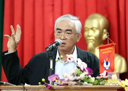 Rất nhiều hy vọng được đặt lên Quyền Chủ tịch VFF Lê Hùng Dũng để thay đổi cục diện bóng đá Việt Nam. Ảnh: Quang Minh Rất nhiều hy vọng được đặt lên Quyền Chủ tịch VFF Lê Hùng Dũng để thay đổi cục diện bóng đá Việt Nam. Ảnh: Quang Minh