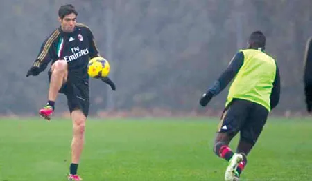 Ricardo Kaka trong buổi tập của Milan. Ricardo Kaka trong buổi tập của Milan.