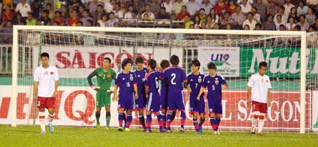 Trận thua trước U19 Nhật Bản không phải là thất bại mà là dịp cho U19 Việt Nam nhìn lại chính mình để hoàn thiện hơn nữa trong tương lai. Ảnh: Hoàng Hùng Trận thua trước U19 Nhật Bản không phải là thất bại mà là dịp cho U19 Việt Nam nhìn lại chính mình để hoàn thiện hơn nữa trong tương lai. Ảnh: Hoàng Hùng