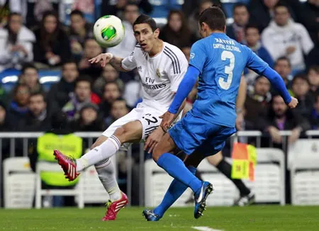 Angel Di Maria (trái) vẫn nhận được sự ủng hộ của HLV Ancelotti. Angel Di Maria (trái) vẫn nhận được sự ủng hộ của HLV Ancelotti.
