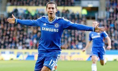 Tiền vệ Eden Hazard sau khi ghi bàn vào lưới Hull City. Tiền vệ Eden Hazard sau khi ghi bàn vào lưới Hull City.