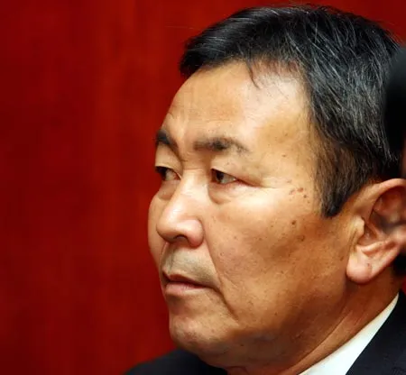 Ông Tanaka Koji chuyên gia bóng đá người Nhật Bản sẽ sang Việt Nam vào tháng 2-2014 để làm Trưởng BTC V.League 2014 theo lời mời của VPF. Ảnh: H.H Ông Tanaka Koji chuyên gia bóng đá người Nhật Bản sẽ sang Việt Nam vào tháng 2-2014 để làm Trưởng BTC V.League 2014 theo lời mời của VPF. Ảnh: H.H