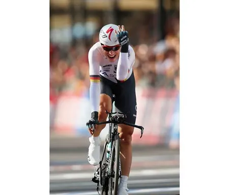 Tony Martin sau ngôi VĐTG lần thứ 3. Tony Martin sau ngôi VĐTG lần thứ 3.
