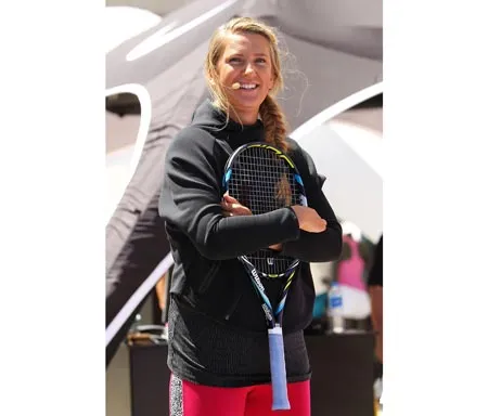 Victoria Azarenka trong một hoạt động trước thềm Australia Open 2014. Victoria Azarenka trong một hoạt động trước thềm Australia Open 2014.