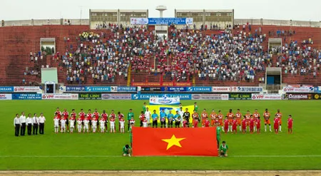Số khán giả đến sân cổ vũ V-League ở các sân luôn được tính theo kiểu “rộng rãi” hơn thực tế (trận Đồng Nai – V.Ninh Bình 2-2). Ảnh: Hoàng Hùng Số khán giả đến sân cổ vũ V-League ở các sân luôn được tính theo kiểu “rộng rãi” hơn thực tế (trận Đồng Nai – V.Ninh Bình 2-2). Ảnh: Hoàng Hùng