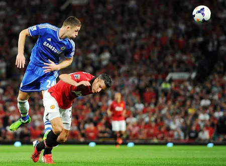 Man.United (phải) khó lòng trụ vững trước sức mạnh của chủ nhà Chelsea!