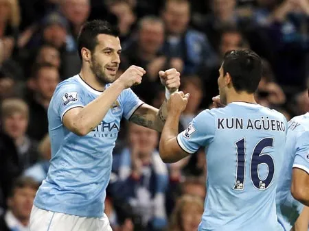 Alvaro Negredo và Sergio Aguero - 2 “cỗ máy” ghi bàn của Man.City. Alvaro Negredo và Sergio Aguero - 2 “cỗ máy” ghi bàn của Man.City.