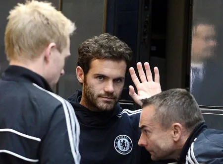 Juan Mata vẫy chào tạm biệt người hâm mộ Chelsea?