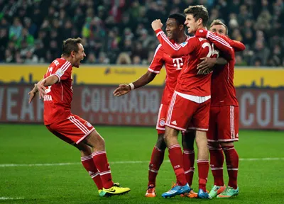 Các cầu thủ Bayern Munich mừng bàn thắng. Các cầu thủ Bayern Munich mừng bàn thắng.
