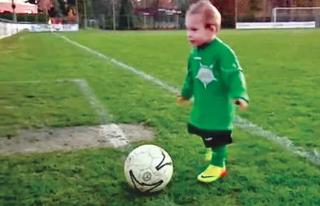 Bryce Brites trên sân bóng.