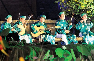 Don Ca Tai Tu Nam Bo performance at the ceremony Don Ca Tai Tu Nam Bo performance at the ceremony