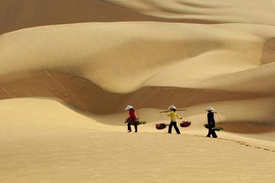 “On way to the market” by Truong Huu Hung “On way to the market” by Truong Huu Hung
