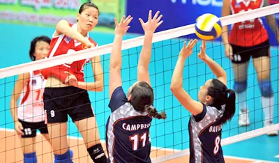 Ngọc Hoa (trái) chơi xuất sắc trong màu áo CLB Ayutthaya (Thái Lan). Ảnh: HUY THẮNG