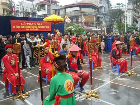 Lễ hội cờ chùa Vua luôn thu hút đông đảo người hâm mộ. Ảnh: Trung - cadan