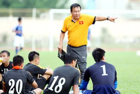 Chỉ còn vài ngày nữa khi tuyển Việt Nam kết thúc vòng loại Asian Cup 2015, ông Phúc sẽ rời ghế HLV trưởng đội tuyển. Ảnh: Đông Huyền Chỉ còn vài ngày nữa khi tuyển Việt Nam kết thúc vòng loại Asian Cup 2015, ông Phúc sẽ rời ghế HLV trưởng đội tuyển. Ảnh: Đông Huyền