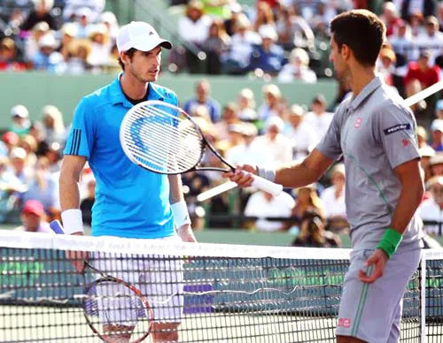 Djokovic và Murray trao đổi về điểm số tranh cãi ở game thứ 12 set thứ nhất