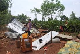 Hail destroyed many local houses (Photo: SGGP) Hail destroyed many local houses (Photo: SGGP)