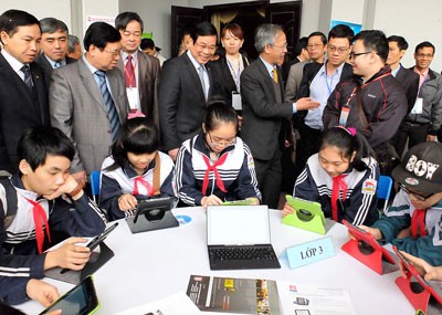 MIC leaders visit classbook exhibition (SGGP) MIC leaders visit classbook exhibition (SGGP)