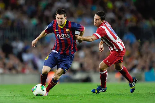 Atletico (Koke, phải) luôn chơi tiểu xảo để ngăn cản Lionel Messi (Barcelona). Atletico (Koke, phải) luôn chơi tiểu xảo để ngăn cản Lionel Messi (Barcelona).