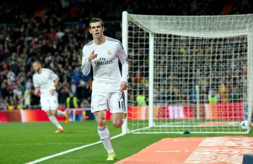 Gareth Bale mừng bàn thắng. Gareth Bale mừng bàn thắng.
