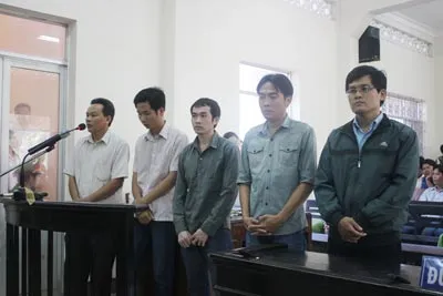 Vụ 5 công an đánh chết nghi can ở Phú Yên: Tuyên phạt 3 bị cáo tù giam, 2 bị cáo tù treo