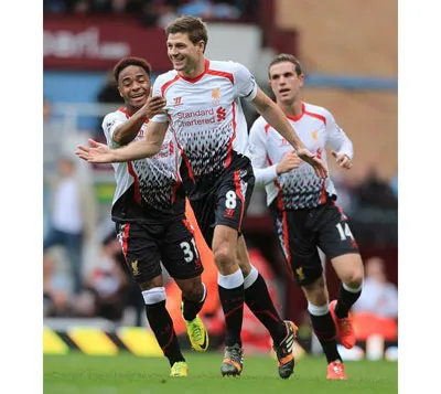 Tiền vệ Steven Gerrard (giữa) lập cú đúp mang lại chiến thắng cho Liverpool. Ảnh: AP Tiền vệ Steven Gerrard (giữa) lập cú đúp mang lại chiến thắng cho Liverpool. Ảnh: AP