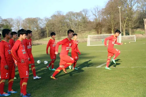 Những “tử huyệt” của U19 Việt Nam cần thêm cầu thủ của các lò đào tạo khác khắc phục. Những “tử huyệt” của U19 Việt Nam cần thêm cầu thủ của các lò đào tạo khác khắc phục.