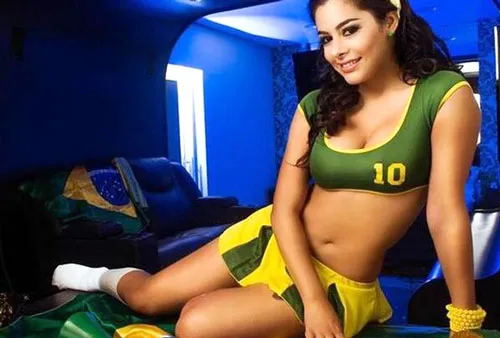 Larissa Riquelme sẽ gây chú ý ở World Cup 2014.