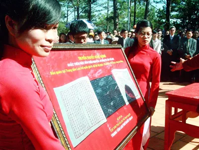 Hướng về Quốc Tổ, phát huy truyền thống xây dựng và bảo vệ đất nước ảnh 5 Hướng về Quốc Tổ, phát huy truyền thống xây dựng và bảo vệ đất nước ảnh 5