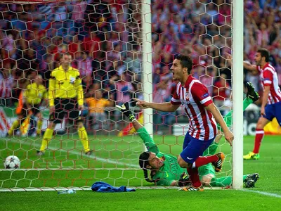 Pha ghi bàn duy nhất của Koke đưa Atletico Madrid vào bán kết. Ảnh: dailymail