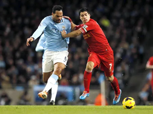 Phong độ rực sáng của Luis Suarez (trái, Liverpool) cũng là điều Man.City phải e ngại. Phong độ rực sáng của Luis Suarez (trái, Liverpool) cũng là điều Man.City phải e ngại.