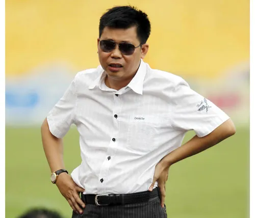 Tại sao bầu Trường chán nản đòi bỏ đội bóng…? Ảnh: Quang Minh Tại sao bầu Trường chán nản đòi bỏ đội bóng…? Ảnh: Quang Minh