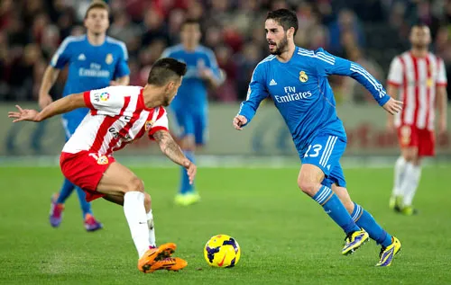 Isco (phải, Real Madrid) nhiều khả năng sẽ đá thay Cristiano Ronaldo bên cánh phải. Isco (phải, Real Madrid) nhiều khả năng sẽ đá thay Cristiano Ronaldo bên cánh phải.