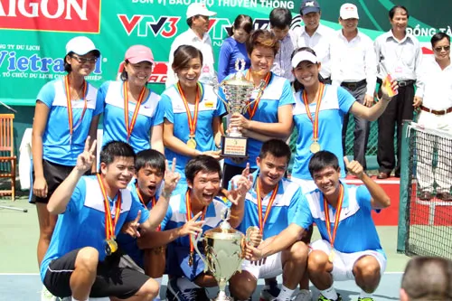 Đơn vị TPHCM bảo vệ thành công ngôi vô địch đồng đội tại giải 2013. Ảnh: Gia Mẫn Đơn vị TPHCM bảo vệ thành công ngôi vô địch đồng đội tại giải 2013. Ảnh: Gia Mẫn