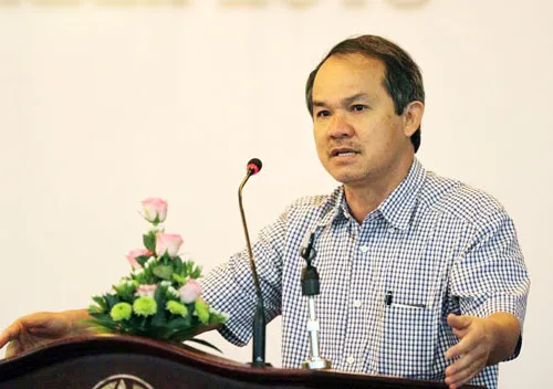 Phó Chủ tịch phụ trách tài chính VFF - ông Đoàn Nguyên Đức tuyên bố: “Nếu cần, ngưng V-League 1 năm để làm lại. Chúng tôi ủng hộ quan điểm này”. Ảnh: Dũng Phương Phó Chủ tịch phụ trách tài chính VFF - ông Đoàn Nguyên Đức tuyên bố: “Nếu cần, ngưng V-League 1 năm để làm lại. Chúng tôi ủng hộ quan điểm này”. Ảnh: Dũng Phương