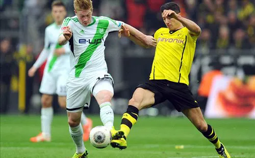 Tiền đạo Robert Lewandowski (phải, Dortmund) trong trận thắng Wolfsburg 2-1 hồi đầu tháng. Tiền đạo Robert Lewandowski (phải, Dortmund) trong trận thắng Wolfsburg 2-1 hồi đầu tháng.